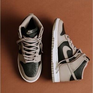 Women’s Nike dunk high “Moon Fossil”